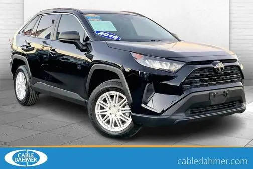 2019 Toyota RAV4 LE FWD photo
