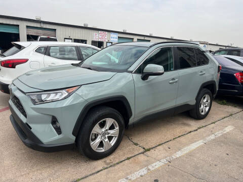 2019 Toyota RAV4 XLE FWD photo