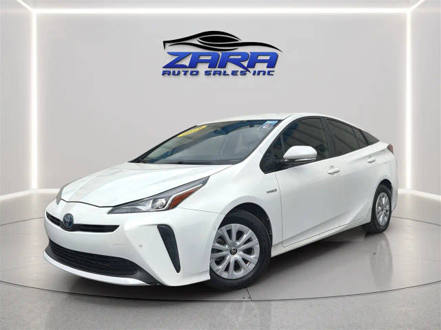 2019 Toyota Prius LE FWD photo
