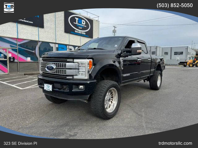 2017 Ford Platinum 4WD photo