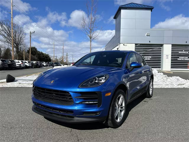 2019 Porsche Macan  AWD photo