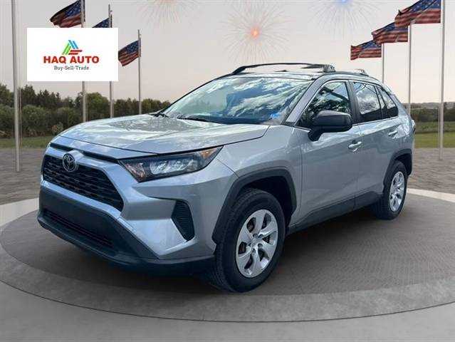 2019 Toyota RAV4 LE AWD photo