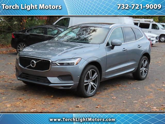 2019 Volvo XC60 Momentum AWD photo