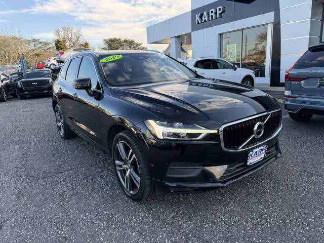 2019 Volvo XC60 Momentum AWD photo
