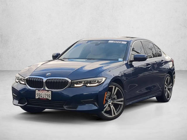 2019 BMW 3 Series 330i xDrive AWD photo