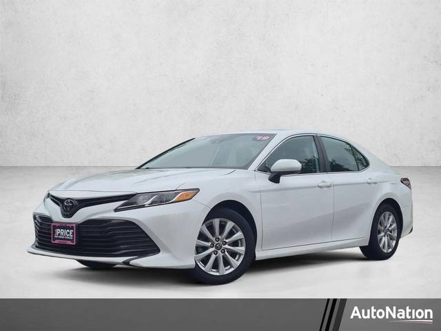 2019 Toyota Camry LE FWD photo