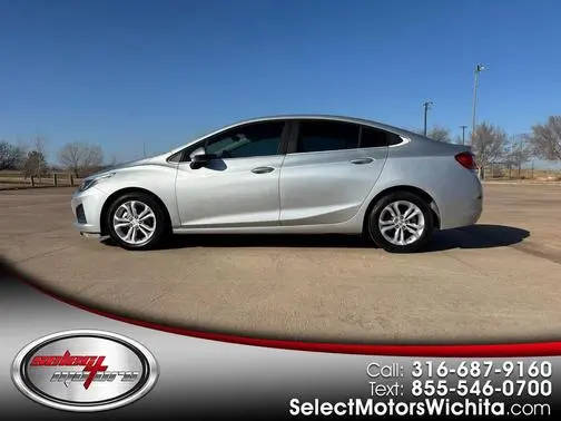 2019 Chevrolet Cruze LT FWD photo