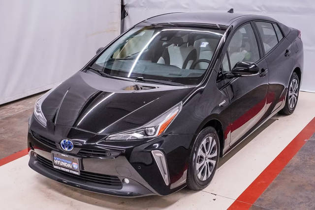 2019 Toyota Prius XLE AWD photo