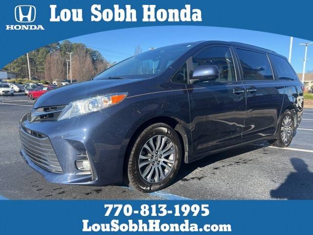 2020 Toyota Sienna XLE FWD photo