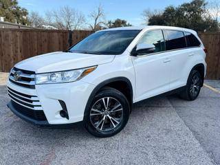 2019 Toyota Highlander LE AWD photo