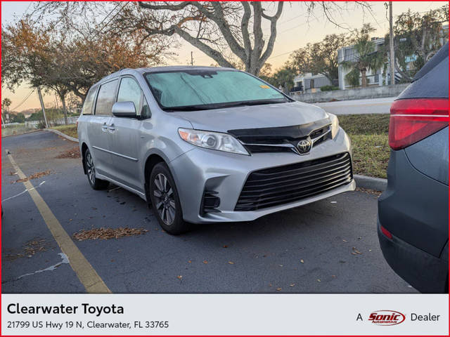 2020 Toyota Sienna LE AWD photo