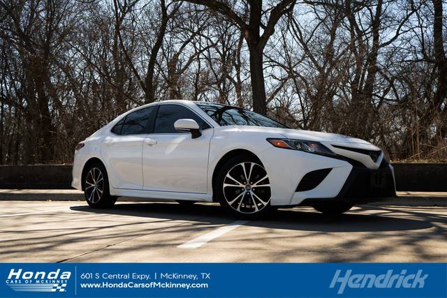 2019 Toyota Camry SE FWD photo