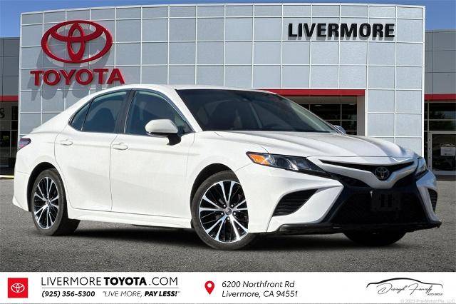 2019 Toyota Camry SE FWD photo