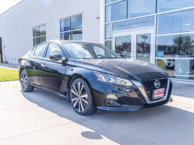 2019 Nissan Altima 2.0 Platinum FWD photo