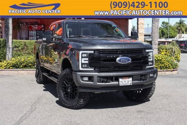 2019 Ford F-250 Super Duty LARIAT 4WD photo