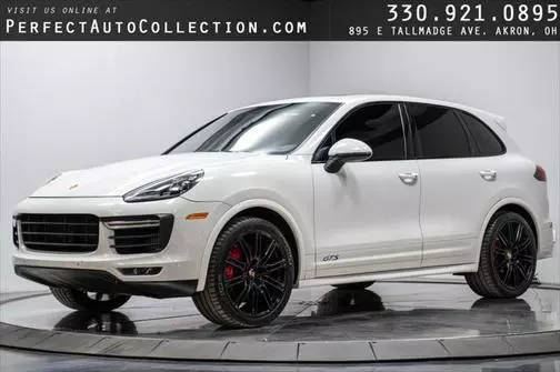 2016 Porsche Cayenne GTS AWD photo