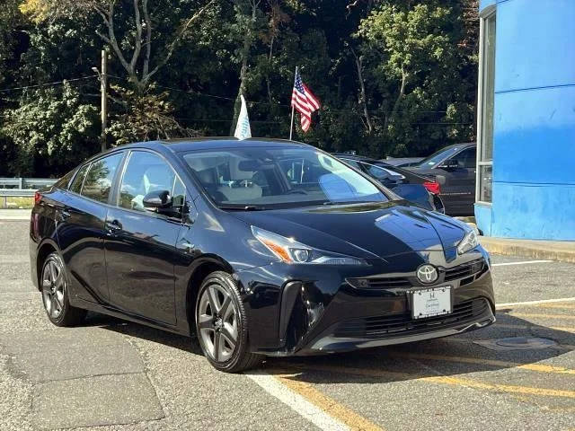 2019 Toyota Prius XLE FWD photo