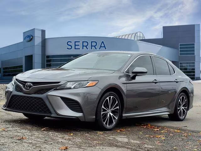 2019 Toyota Camry SE FWD photo