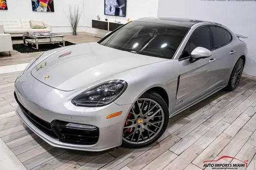 2019 Porsche Panamera GTS AWD photo