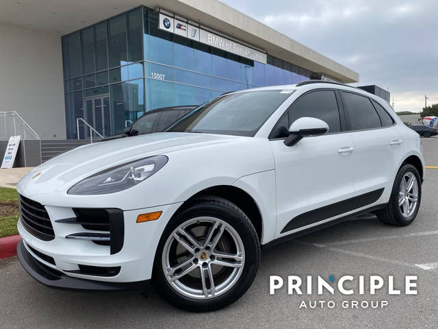 2019 Porsche Macan  AWD photo