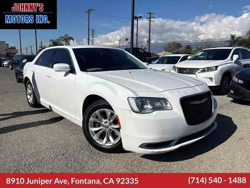 2019 Chrysler 300 Touring RWD photo