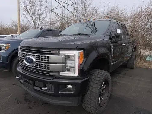 2019 Ford F-350 Super Duty Platinum 4WD photo