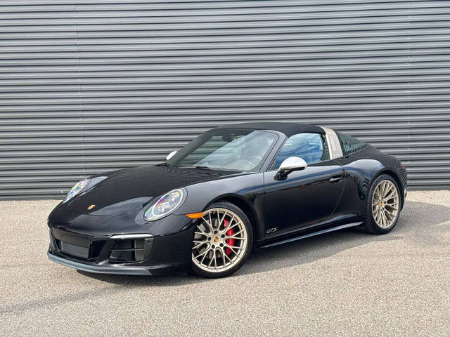 2019 Porsche 911 4 GTS AWD photo