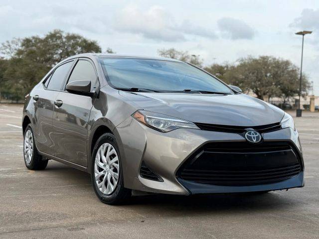 2019 Toyota Corolla LE FWD photo