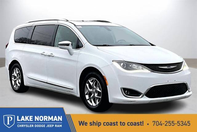 2018 Chrysler Pacifica Minivan Limited FWD photo