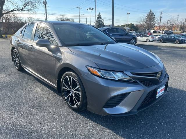 2019 Toyota Camry SE FWD photo