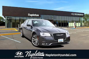 2019 Chrysler 300 Touring L RWD photo