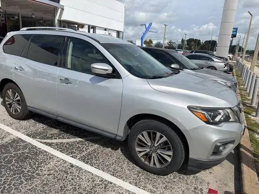 2018 Nissan Pathfinder SV 4WD photo