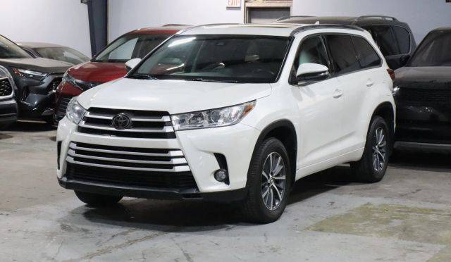 2018 Toyota Highlander XLE AWD photo