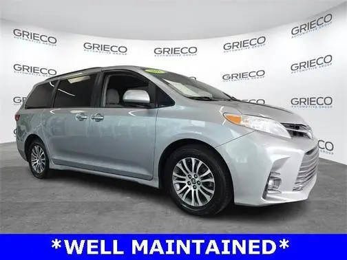 2018 Toyota Sienna XLE FWD photo