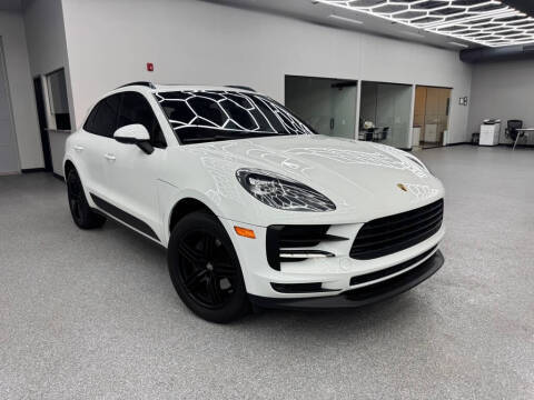 2019 Porsche Macan AWD photo