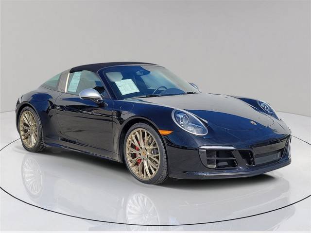 2019 Porsche 911 4 GTS AWD photo