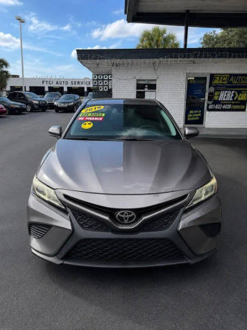 2019 Toyota Camry SE FWD photo