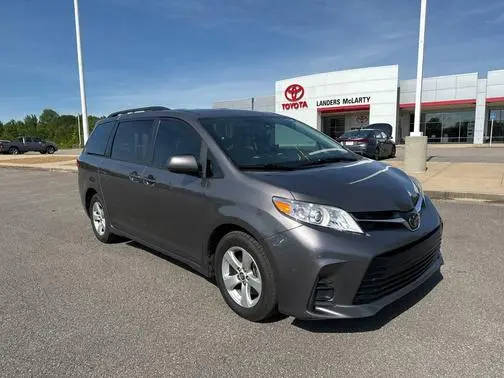 2020 Toyota Sienna LE FWD photo