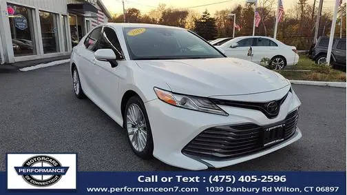 2019 Toyota Camry XLE FWD photo