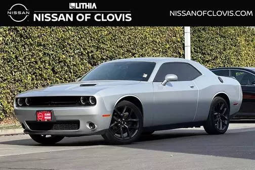 2019 Dodge Challenger SXT RWD photo