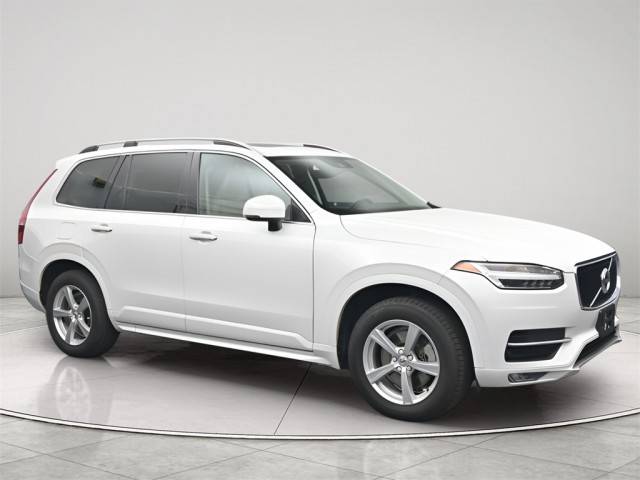 2019 Volvo XC90 Momentum AWD photo