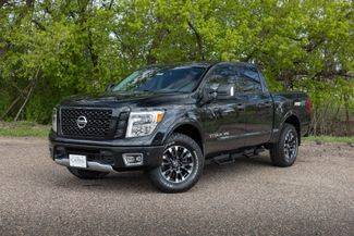 2019 Nissan Titan PRO-4X 4WD photo
