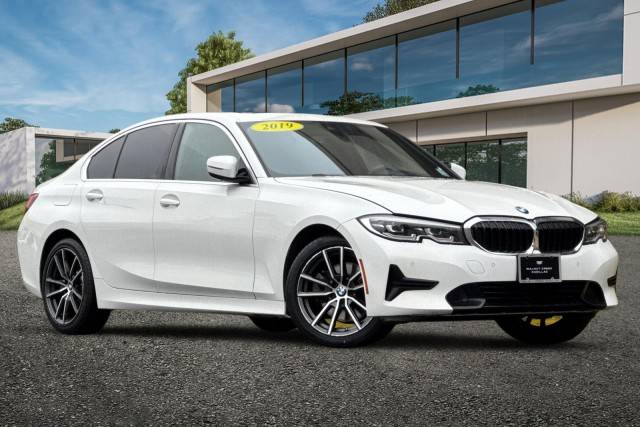 2019 BMW 3 Series 330i RWD photo