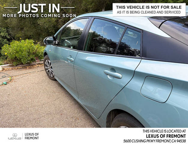 2019 Toyota Prius XLE AWD photo