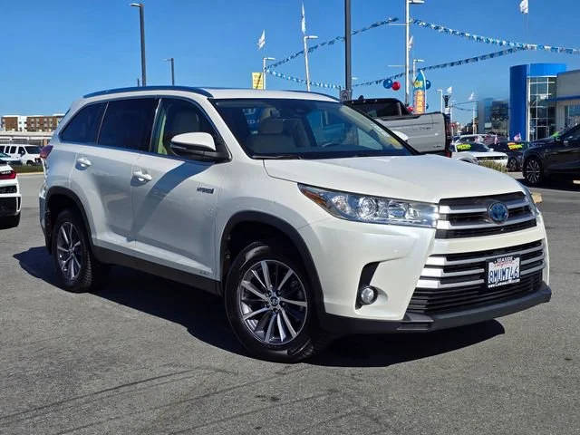 2019 Toyota Highlander Hybrid XLE AWD photo