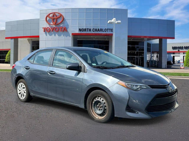 2018 Toyota Corolla LE FWD photo