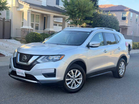 2018 Nissan Rogue SV FWD photo