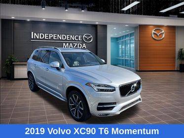 2019 Volvo XC90 Momentum AWD photo