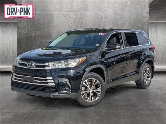 2019 Toyota Highlander LE AWD photo