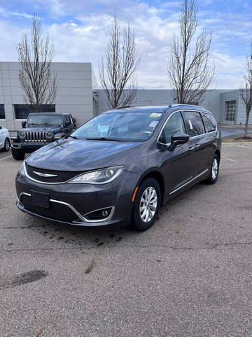 2019 Chrysler Pacifica Minivan Touring L FWD photo